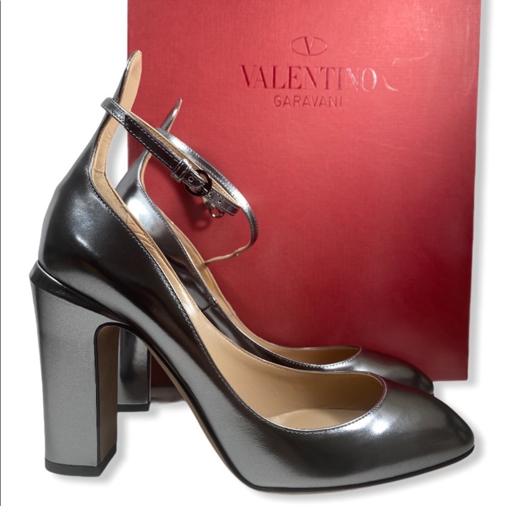 ⚠️SOLD⚠️ Valentino Garavani Tango Metallic Heels